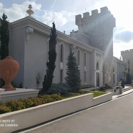 Apartamento Romance Splendid Saints Constantine and Helena